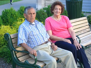 Nora Deutsch with family
